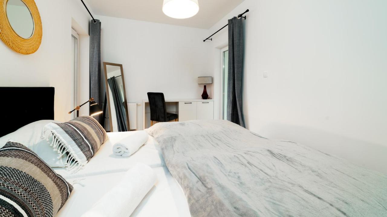 Apartamenty Everysky - Emilii Plater 18-18A คาร์ปัตซ์ ภายนอก รูปภาพ